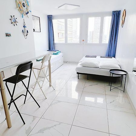 Apartment Near Subway And Supermarket Париж Экстерьер фото