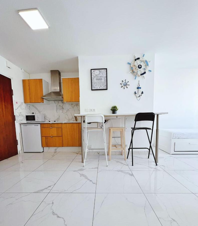 Apartment Near Subway And Supermarket Париж Экстерьер фото